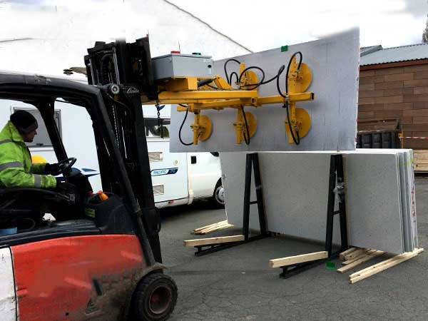 fork-mounted-vacuum-lifting-attachment